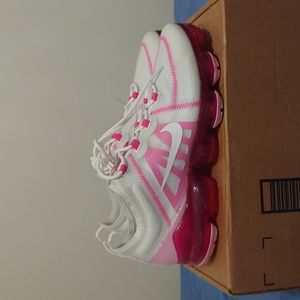 Brand New Nike Vapormax Nylon 2019 Women size 11